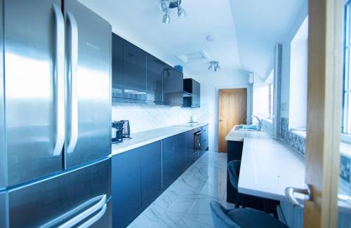 Ely House | Bright & Airy 4x Bed House with Parking