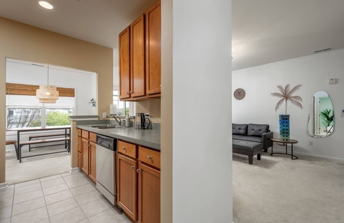 Sussex County Condo | Bright and Airy Coastal Retreat 3rd Floor Condo