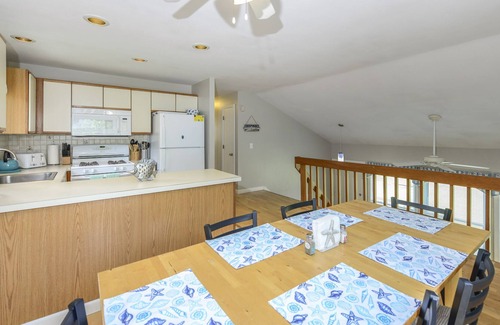 Bonnet Shores House | Bright and Airy Home in Bonnet Shores with Central Air and Includes 4 Narragansett Beach Passes!