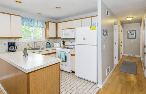 Bonnet Shores House | Bright and Airy Home in Bonnet Shores with Central Air and Includes 4 Narragansett Beach Passes!
