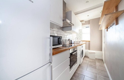 Newington Apartment | Bright and Cosy Apartment in South London