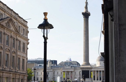 London City Centre Apartment | Bright and Cosy home 100m from Trafalgar Square