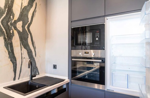 Beyoglu Apartment | Bright and Modern Apt with Stunning City View