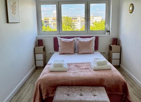 Chevilly-Larue Apartment | Bright and Spacious 4BR family apt I 10 min to metro, 15 minutes to Orly Airport