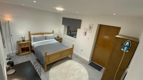 Bow Apartment | Bright and Spacious Entire One Bedroom Apartment with Living Room and Private Garden