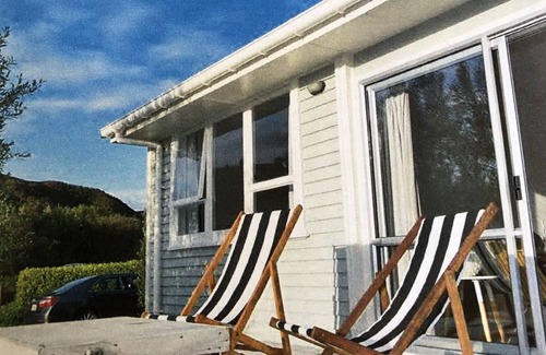 Mahia House | Bright and Sunny Mahia Beach Bach