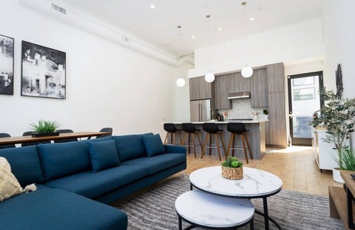 Bankers Hill Condo | Bright and Trendy | Panoramic | Chic | Prime Location