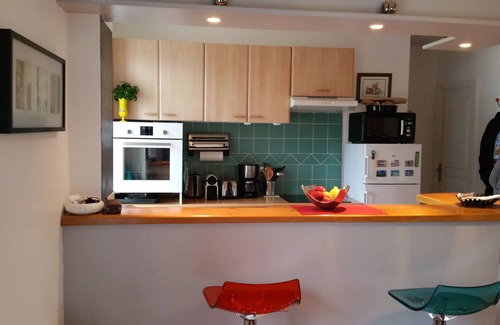Parame Apartment | Bright apartment for 5 people close to the sea and historic sites