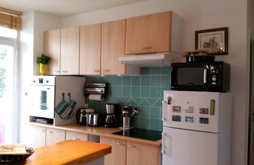 Parame Apartment | Bright apartment for 5 people close to the sea and historic sites