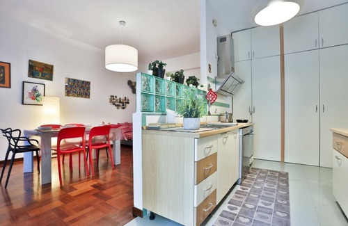 Salerno Apartment | Bright apartment with balcony ideal for up to 4 people, equipped with every comfort to ensure a relaxing stay. Located just 200 meters from the sea, it is located in the eastern area of Salerno, in a quiet but well-served neighborhood, with shops,