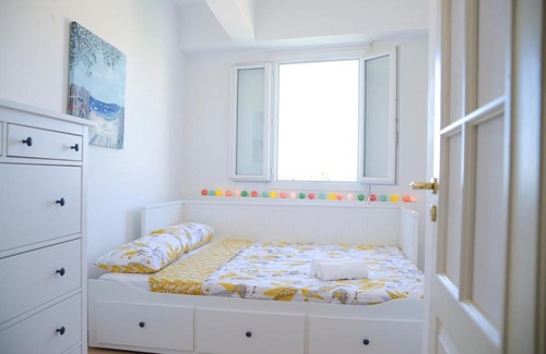 La Californie Apartment | Bright Apartment with Sea View