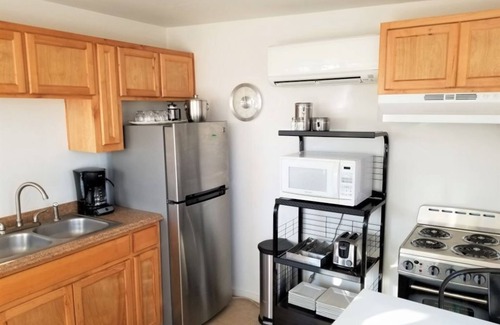 Palo Verde House | BRIGHT ARIZONA SUNROOM, near UofA/Banner/Midtown