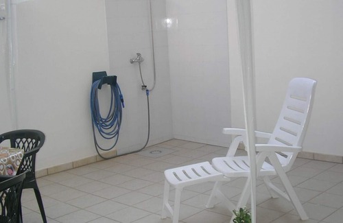 Lido Conchiglie Apartment | Bright basement flat