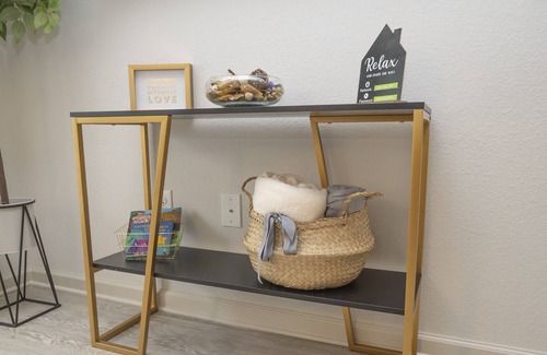Fort Mill Apartment | ★Bright & Beautiful 2br | Near CLT| WiFi + Parking★