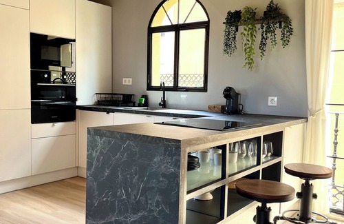 Betera Apartment | Bright boutique loft 5 min from the subway