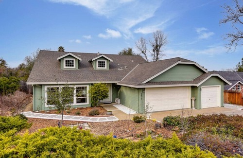 Cameron Park House | Bright Cameron Park Home with Yard & Modern Comfort