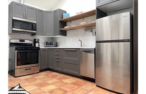 Northwest Berkeley Cottage | Bright & Charming Cottage in Cool Gilman District. Walk to Whole Foods & Resto!