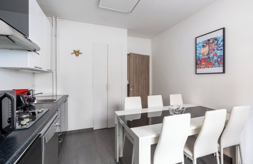 Quartier du Petit-Montrouge Apartment | Bright & Contemporary 2BD Apartment