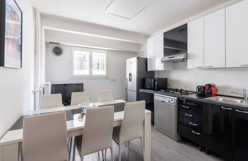 Quartier du Petit-Montrouge Apartment | Bright & Contemporary 2BD Apartment