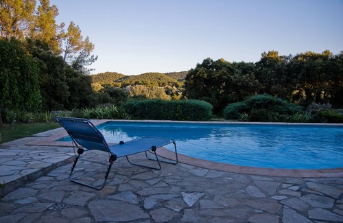 Carces House | Bright country house surrounded by nature