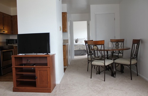 North Star Apartment | Bright End Unit Apartment