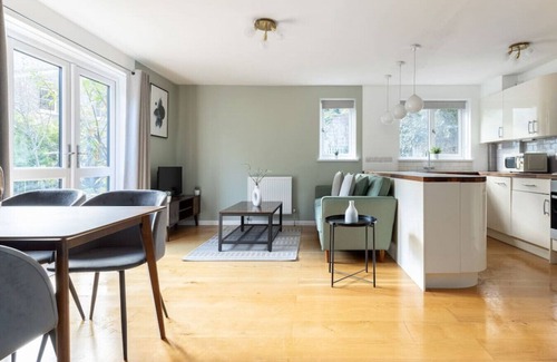 Camberwell Apartment | Bright Flat in Camberwell