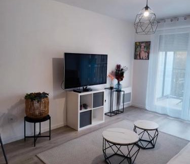 Chalifert Apartment | Bright flat near Disneyland with private parking