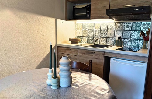 Les Bains de la Preste Condo | Bright studio with patio and mountain views