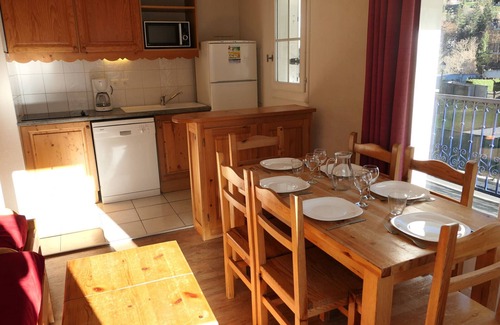 Saint-Gervais-les-Bains Apartment | Bright 2BR Apartment for 6 with Balconies, Near Ski Lift & Summer Pool in Saint-Gervais