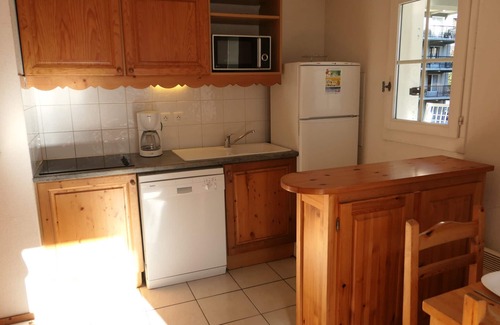 Saint-Gervais-les-Bains Apartment | Bright 2BR Apartment for 6 with Balconies, Near Ski Lift & Summer Pool in Saint-Gervais