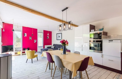 Lingreville Cottage | Bright house with terrace and parking 800m from the beach