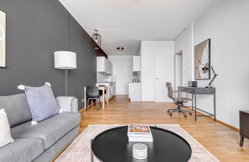 Erdberg Apartment | Bright Landstraße 1BR w/Pool & DM, nr U3 Erdberg, by Blueground