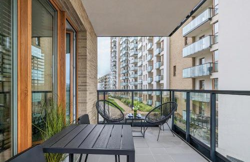 Nowy Port Apartment | Bright & Modern Apartment with Parking near Arena Gdansk by Noclegi Renters