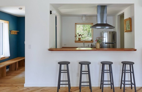 Nelsonville Apartment | Bright/modern escape : nestled in the forest, walk to the village & train