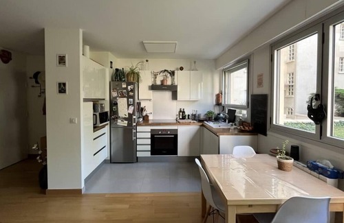 Saint-Fargeau Apartment | Bright nest with a peaceful view on a garden