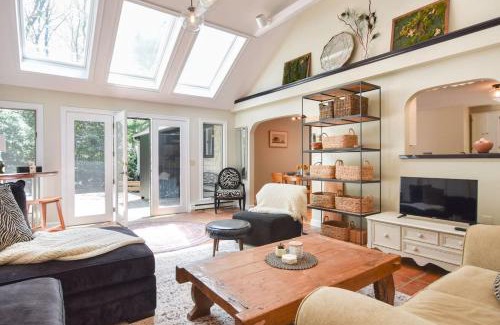 Marstons Mills House | Bright & Open Central A C Dog Friendly