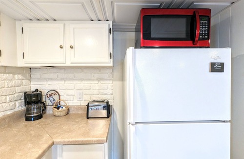 Hershey Apartment | Bright, Peaceful Oasis with Fireplace near Med Center + Hersheypark