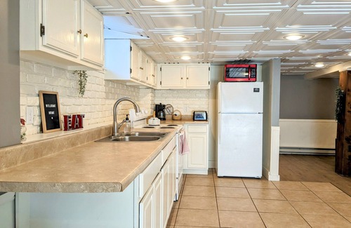 Hershey Apartment | Bright, Peaceful Oasis with Fireplace near Med Center + Hersheypark