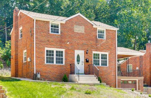 South Hills House | Bright Pittsburgh House with Yard 3 Mi to Downtown!