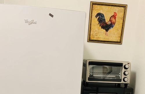San Leandro House | Bright Private In-law 1 bedroom unit in San Leandro hills w/ Washer&Dryer