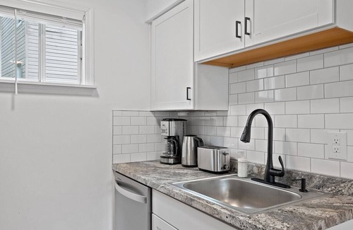 Pittsburgh Apartment | Bright & Quiet 1Bdr Apt in Millvale/Lawrenceville