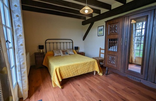 Domme Cottage | Bright, quiet house near Domme with Wifi and pets allowed