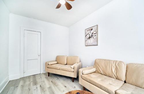 Bridgeview Apartment | Bright Quiet One Bedroom Apartment