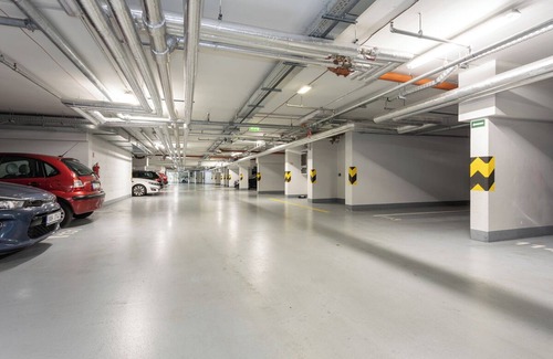 Strizkov Apartment | Bright, Spacious, Designer 96m2 Home /Near O2 & City Center /Free Parking