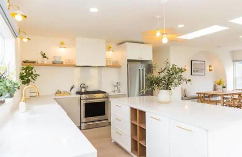 Little Italy House | Bright, Spacious 4 BD in the Heart of Little Italy