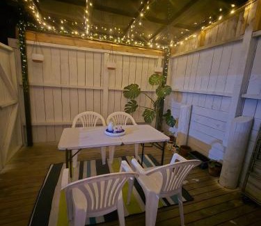 Ranui House | Bright & Spacious Budget Friendly Rooms in West Auckland Perfect for Solo or Couple Travellers