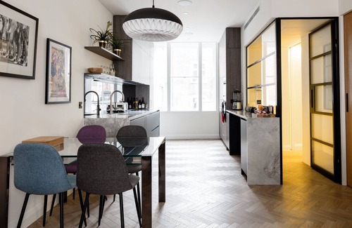 London City Centre Apartment | Bright Spacious Modern One Bedroom Apartment (1)