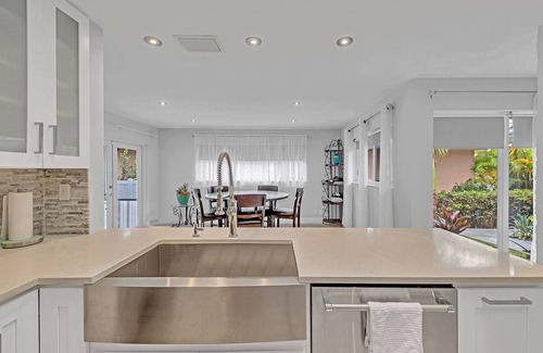 Hollywood Lakes Villa | Bright & Spacious Villa in Hollywood ★ 3BR/2BA ★ Heated Pool ★Walk to Beach