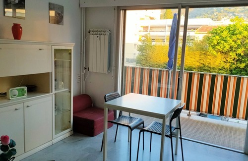 French Riviera Apartment | Bright studio, wifi, parking, pool, beach
