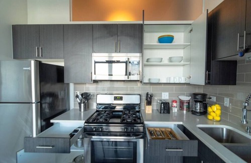 Near South Side Apartment | Bright & Stylish 2BR Family Unit Near McCormick Place & Grant Park